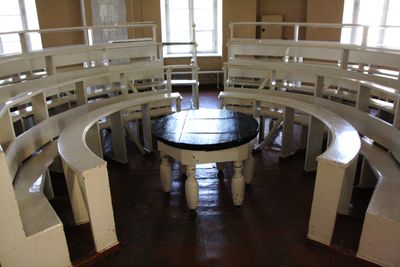 Interior 0