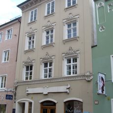 Wohn- und Geschäftshaus