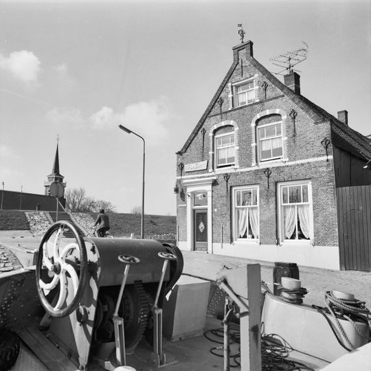 Westhavenzijde 5, Puttershoek