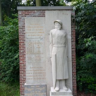Monument voor de gesneuvelden van het 5de, 15de en 25ste Linieregiment en het 5de Vestingregiment