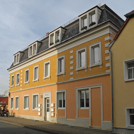 Wohnhaus in halboffener Bebauung Am Plan 1