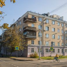 Улица Флёрова, 6/4, Дом, где жил командир 1-й отдельной батареи гвардейских минометов капитан И.А. Флёров