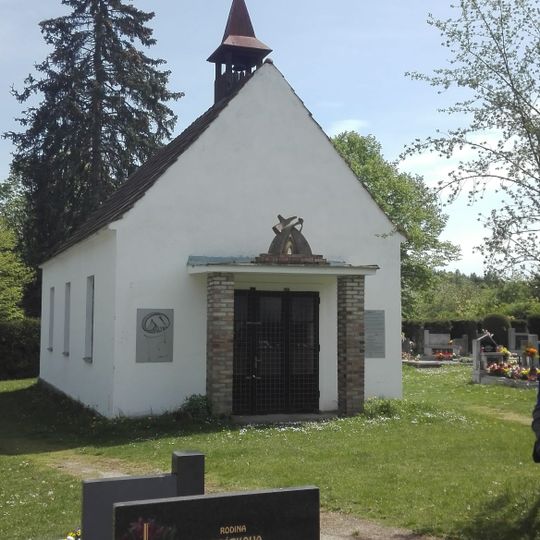 Kaple na hřbitově v Boršově nad Vltavou