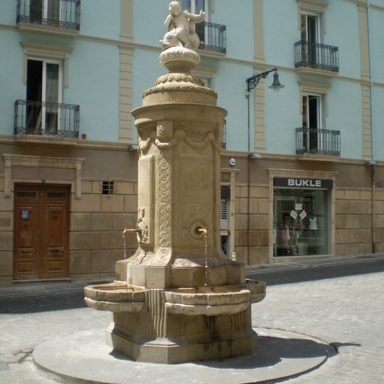 Fuente de Neptuno niño