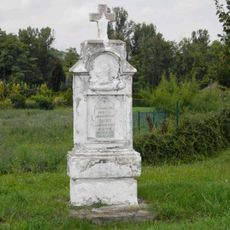 Kříž před Oborou u silnice