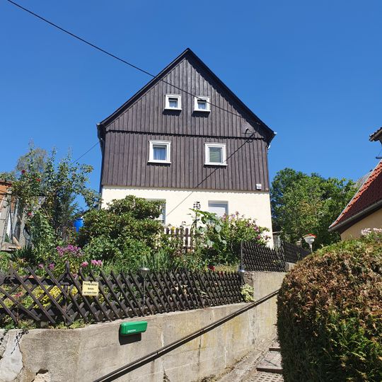 Wohnhaus in offener Bebauung An der Wehrbrücke 14