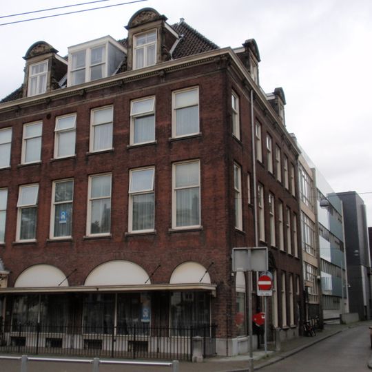 Kneuterdijk 11, The Hague