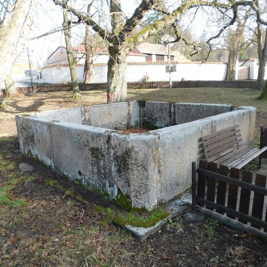 Kašna na Komorním Hrádku