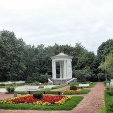 Беседка им. 800-летия Москвы с партером и фонтанами (Якиманка)