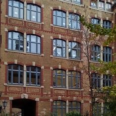 Mietshaus und Fabrikgebäude Sophienstraße 22-22A