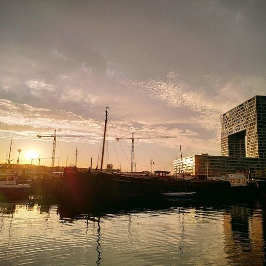 Pontsteiger building