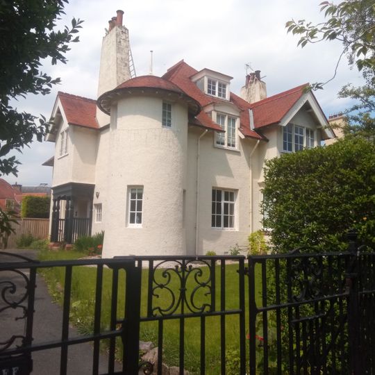 Edinburgh, 9 Succoth Gardens