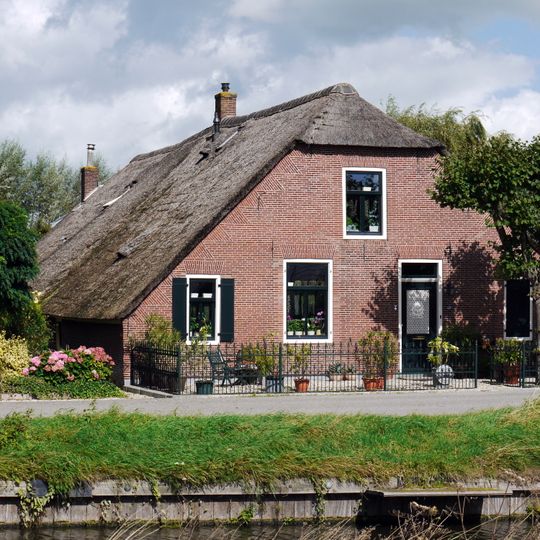 Benedeneind NZ 470, Benschop