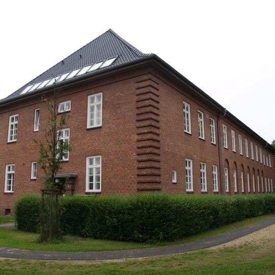 Ehem. Bismarck-Kaserne: Heimgebäude