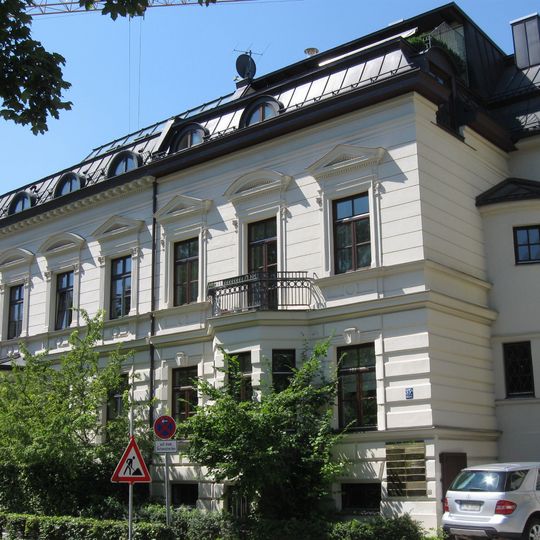 Königinstraße 35-35a