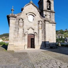 Igreja de Nossa Senhora da Assunção, paroquial de Pinheiro de Lafões, e respetivo adro