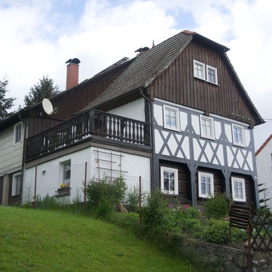 Hirschfelder Straße 19