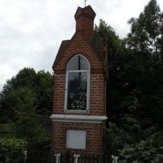 Kapliczka przydrożna, przy posesji nr 37