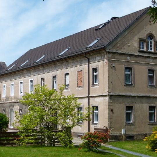 Wohnstallhaus und Scheune eines Bauernhofes Am Anger 12