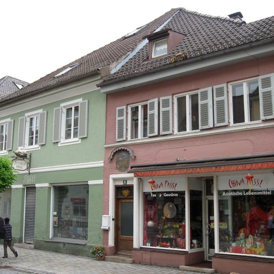 Wohn- und Geschäftshaus