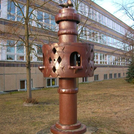 Plastik „Vogelturm“ Vor Dresdener Straße 43b