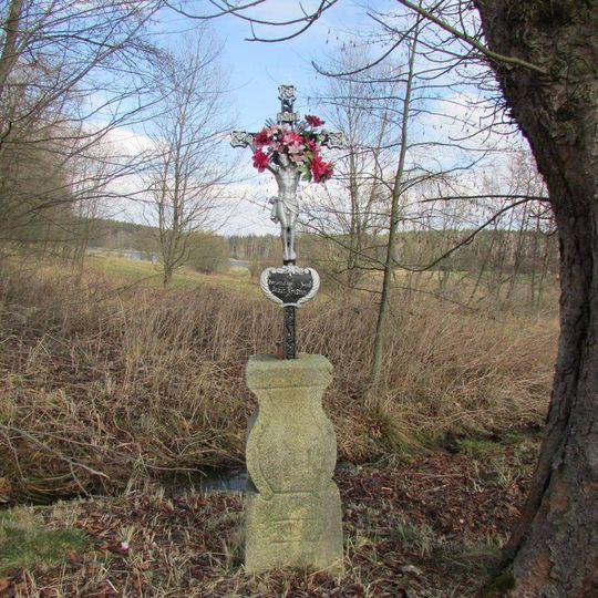 Kříž v severní části Boru u polní cesty k Orlovu