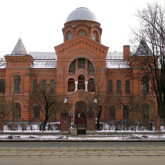 Главный корпус с домовым храмом св. Николая Чудотворца