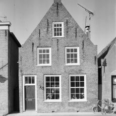 Voorstraat 36, Stad aan 't Haringvliet