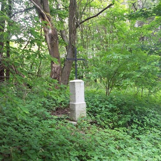 Kříž v zaniklých Sklářích