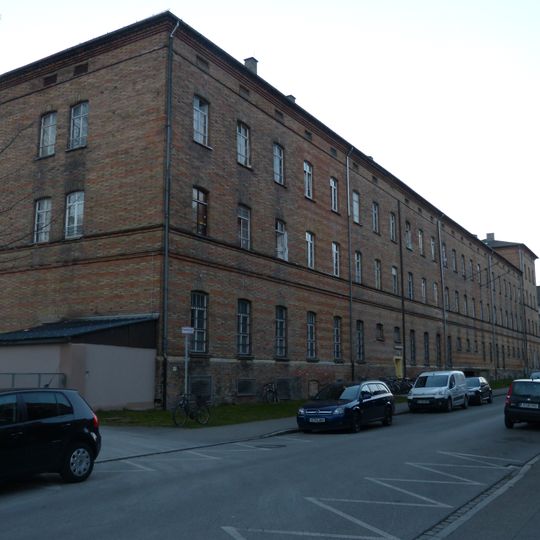 Nordflügel der ehemaligen Artilleriekaserne, sogenannte Hindenburg-Kaserne