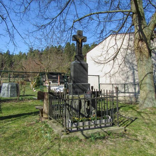 Kříž v Sebranicích u hasičské nádrže