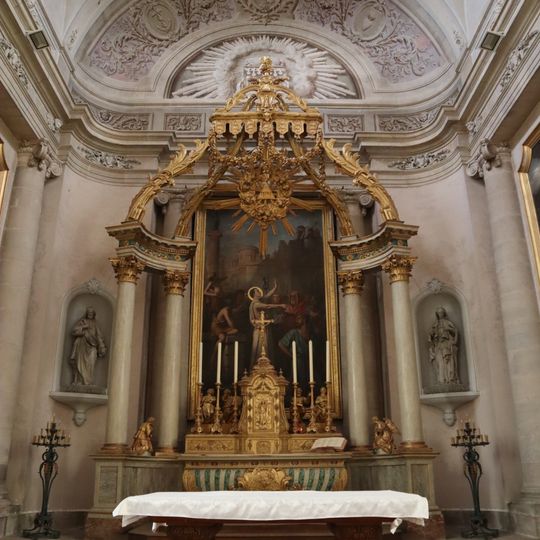 Main altar of Église Saint-Symphorien de Gy