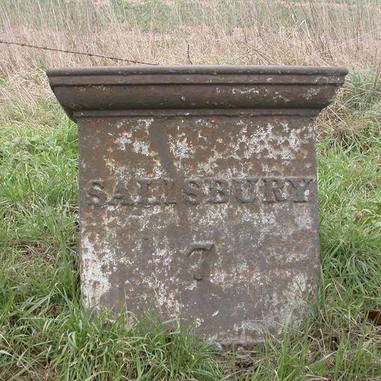 Milepost, Warminster Road; Stapleford; 300m S jcn B3083