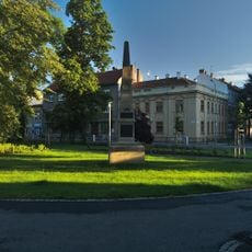 Památník Spaniův - obelisk ve Smetanových sadech v Prostějově