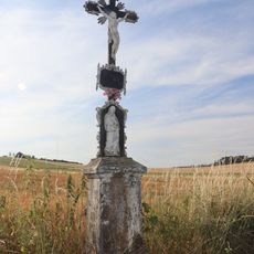 Kříž u silnice u Číhalína