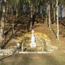 Kříž ve Svébohově v Chaloupkách