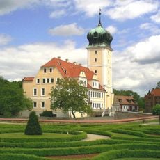 Sachgesamtheit Schloss Delitzsch, mit den Einzeldenkmalen: Schloss (mit Ausstattung) und Schlossmauer (siehe Einzeldenkmalliste, Schloßstraße 31, Obj. 09302188), ehemaliges Frauengefängnis (Schloßstraße 28, Obj. 08971686 und Schloßstraße 30, O