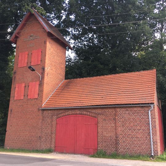Feuerwehrgerätehaus mit Schlauchturm Hauptstraße