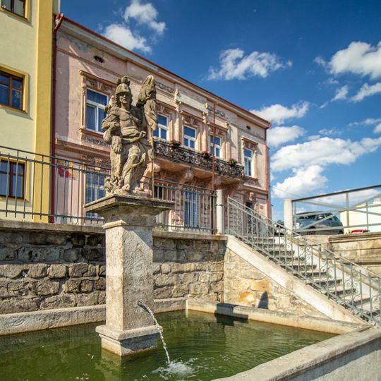 Fontána se sochou svatého Floriana ve Verneřicích