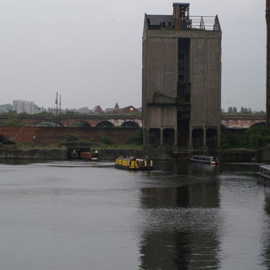 Entrance To Leeds/Liverpool Canal At Head Of Dock