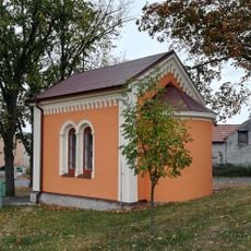 Kaplička ve Vrdech u hřbitova
