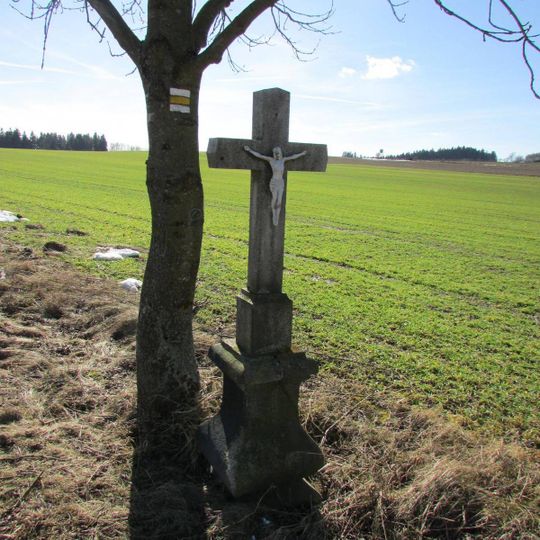 Kříž jižně od místní části Hříběcí u cesty do Horní Vsi