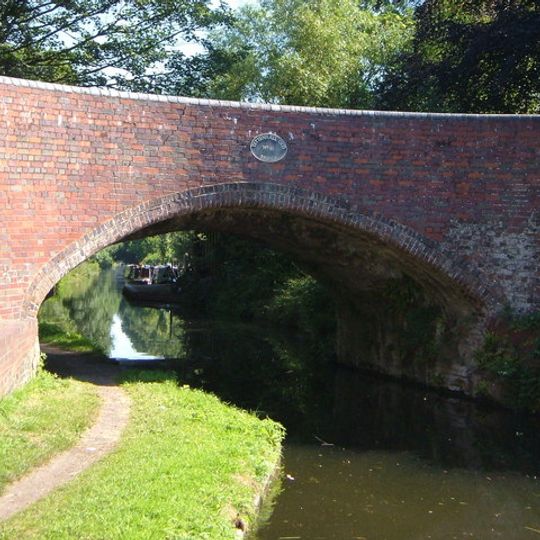Tettenhall Old Bridge Over Staffordshire And Worcestershire Canal