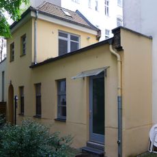 Hofgebäude Kantstraße 142, Bleibtreustraße 5A
