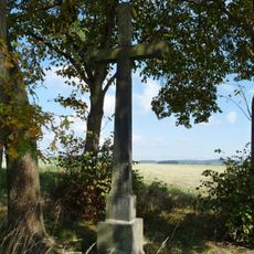 Kříž u silnice na Velice