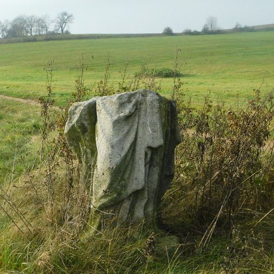 Socha u cesty severovýchodně od Úsobí