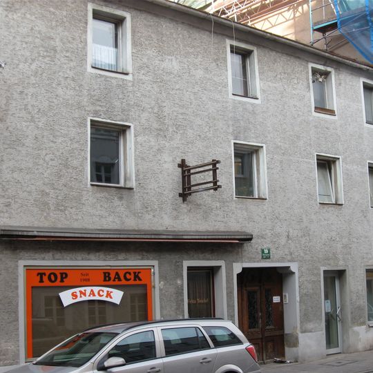 Wohn- und Geschäftshaus