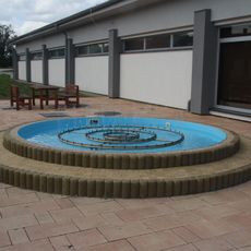 Fontána u Centra potravin v Jaroměřicích nad Rokytnou