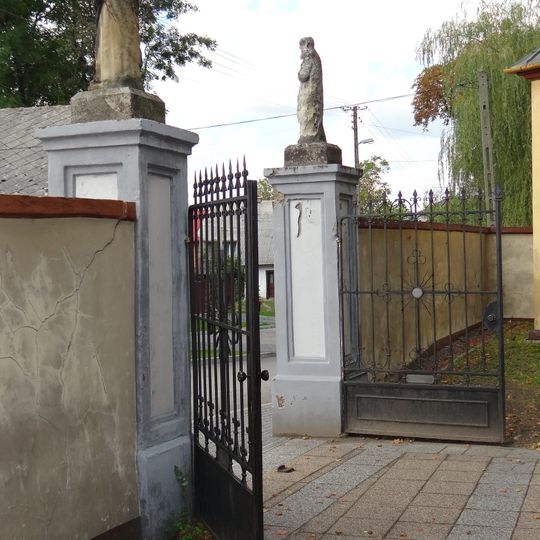 Ogrodzenie z bramkami