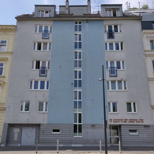 Gemeindebau Reithofferplatz 10